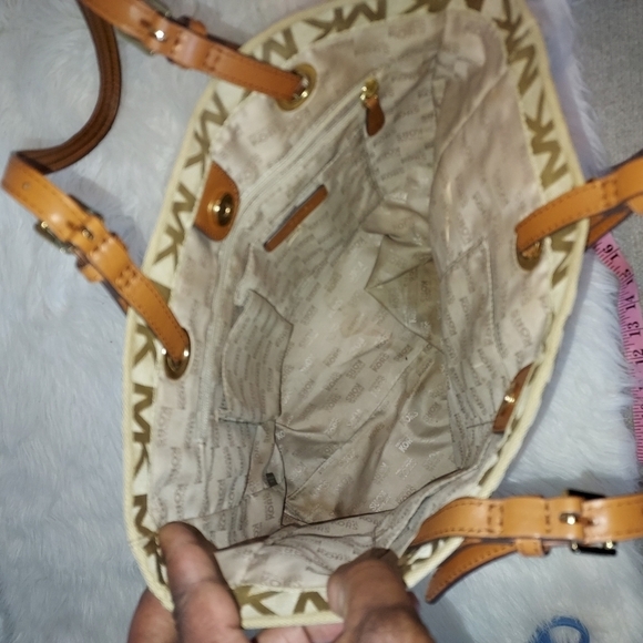 MICHAEL Kors Logo Canvas tote - Picture 9 of 13